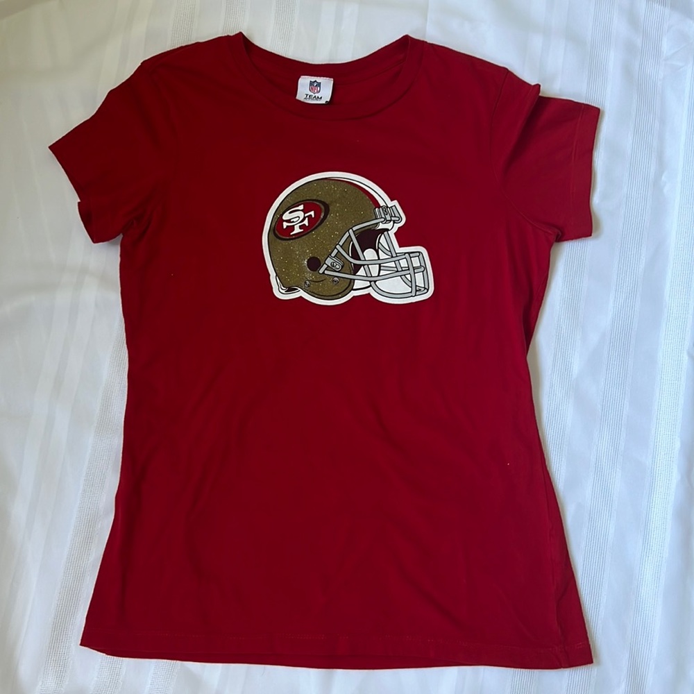 San Francisco 49ers Red Women’s Medium T-Shirt with Gold Glitter Helmet